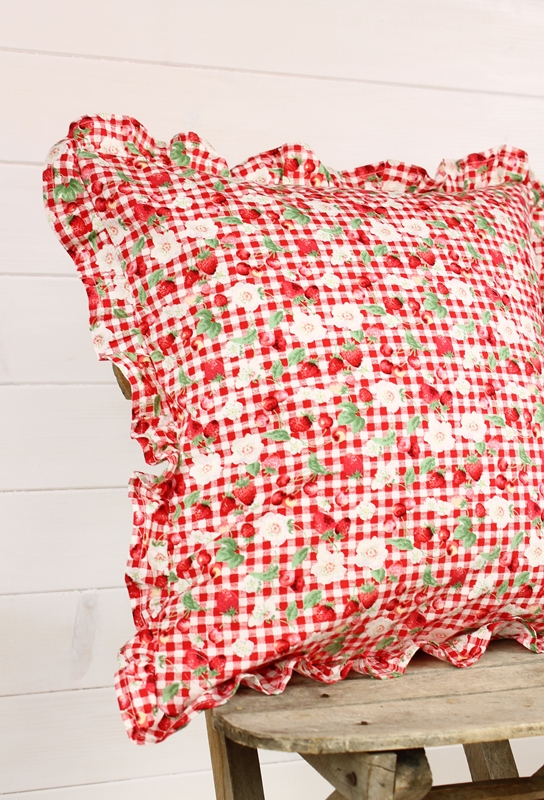 Jak uszyć poszewkę z falbanką – tutorial