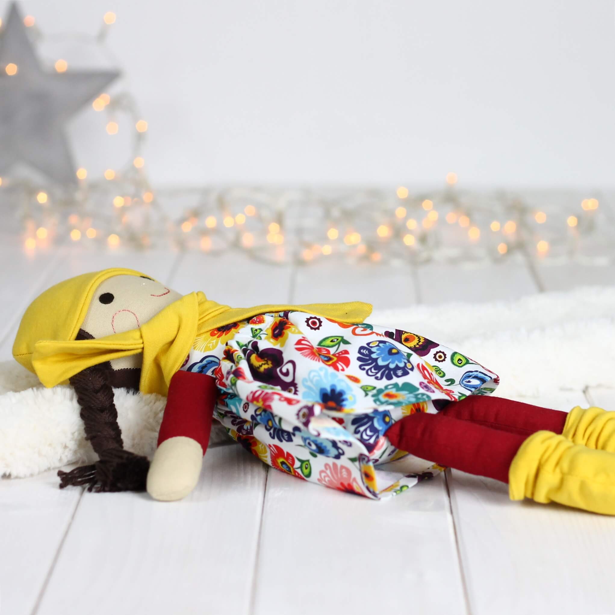 lalka ręcznie szyta